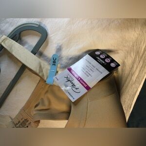 Playtex 40C four-way support  bra